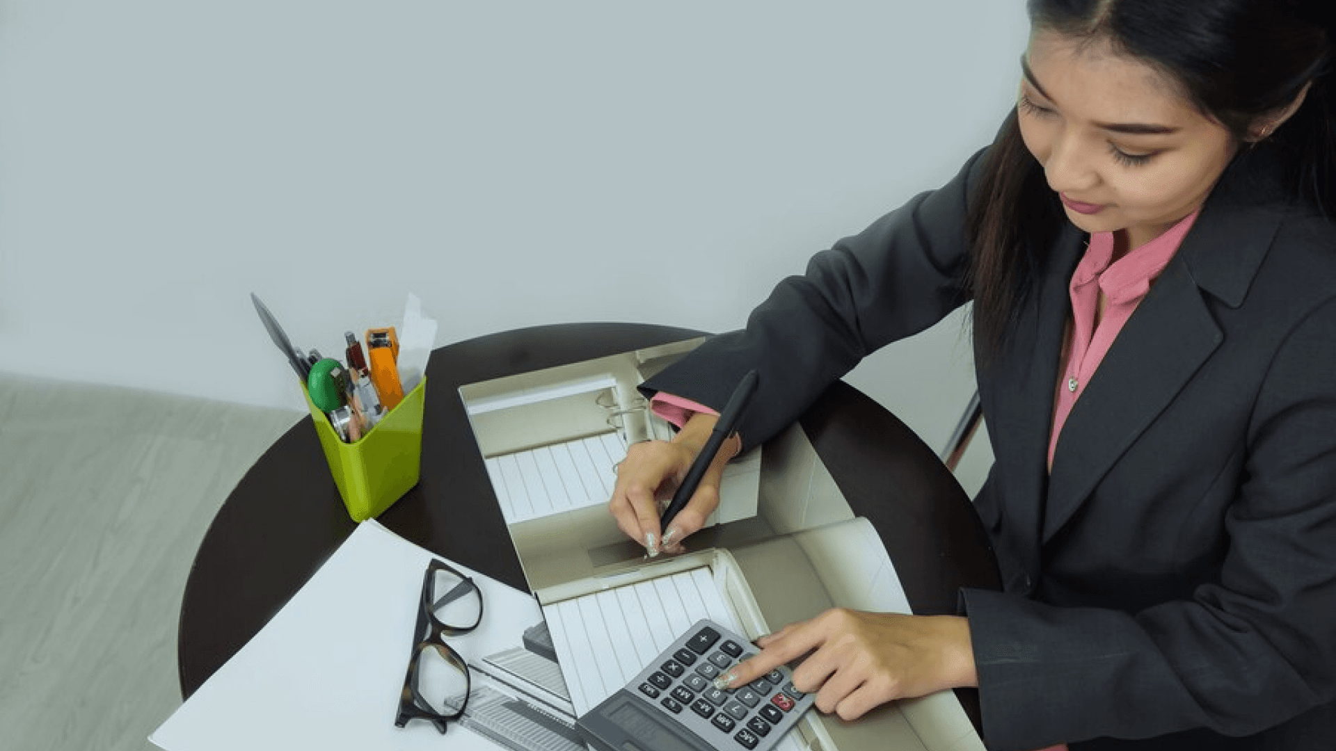  Exploring Career Opportunities with an Accounting Degree-featured-image