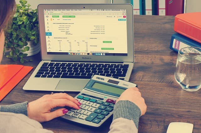 Key Benefits of Taking an Accounting Course Online